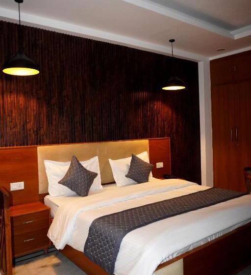 Ganeshwaram Hotel Sector 45 Noida