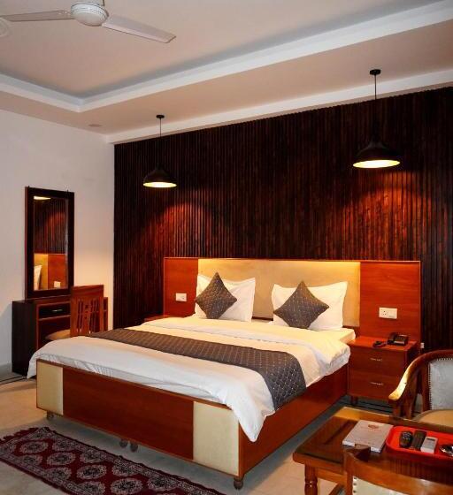 Ganeshwaram Hotel Sector 45 Noida