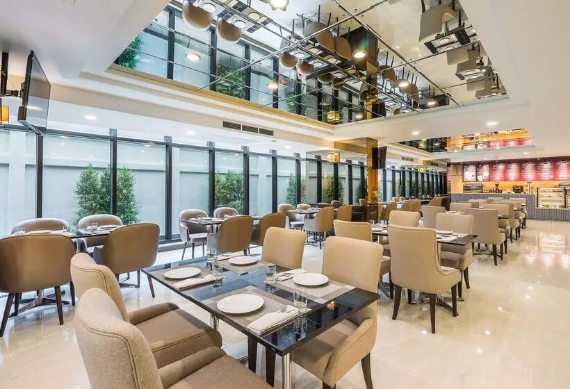 ホテル Surestay Plus By Best Western Sukhumvit 2