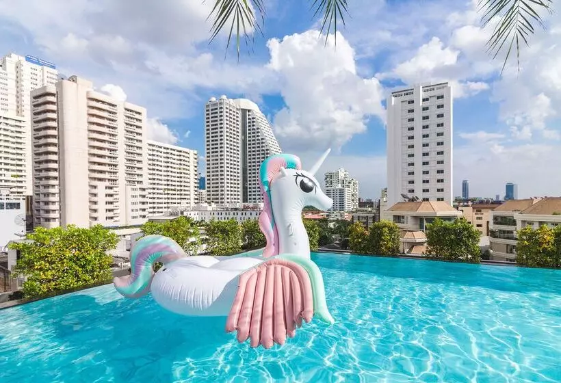 ホテル Surestay Plus By Best Western Sukhumvit 2