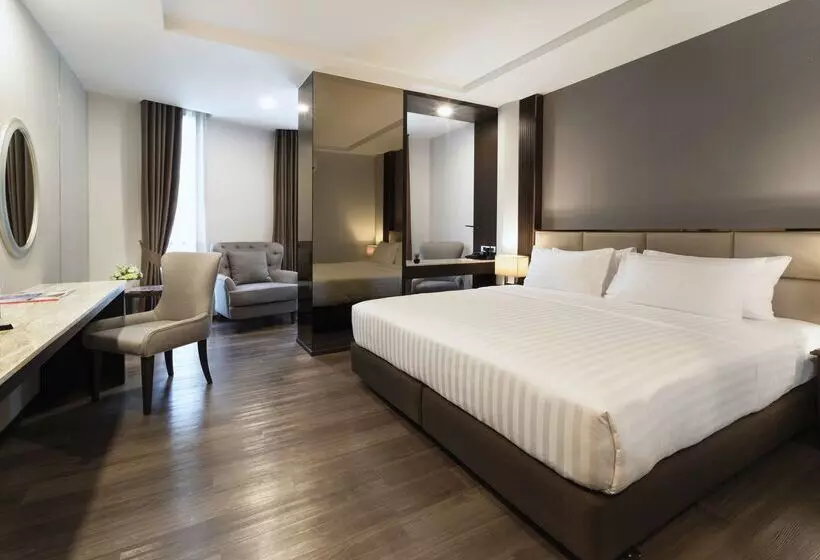 ホテル Surestay Plus By Best Western Sukhumvit 2