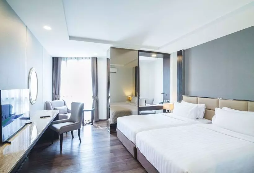 ホテル Surestay Plus By Best Western Sukhumvit 2