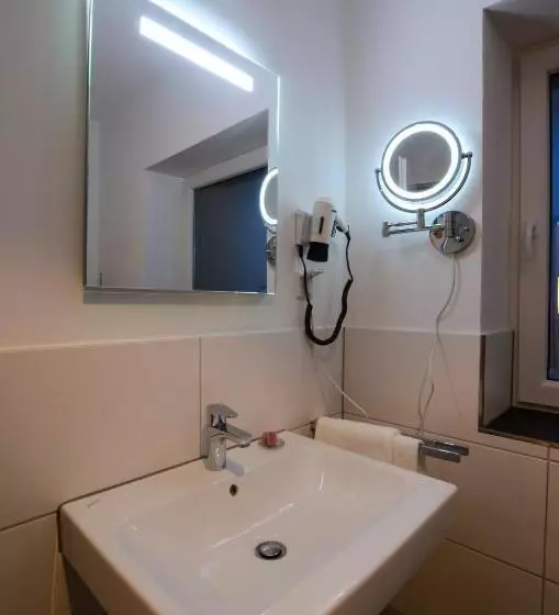 Aamiaismajoitus (B&B) Bingers Kleine Scheune