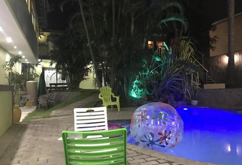 住宿加早餐 Pine Cottages