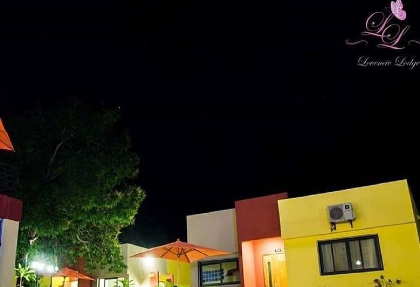 בית מלון כפרי Lovencie Lodge