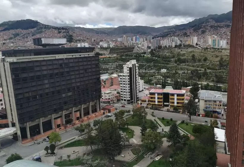 هتل Luxstone Executive & Suites