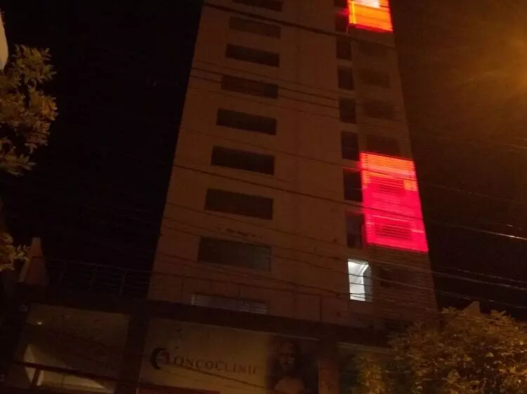 هتل Luxstone Executive & Suites