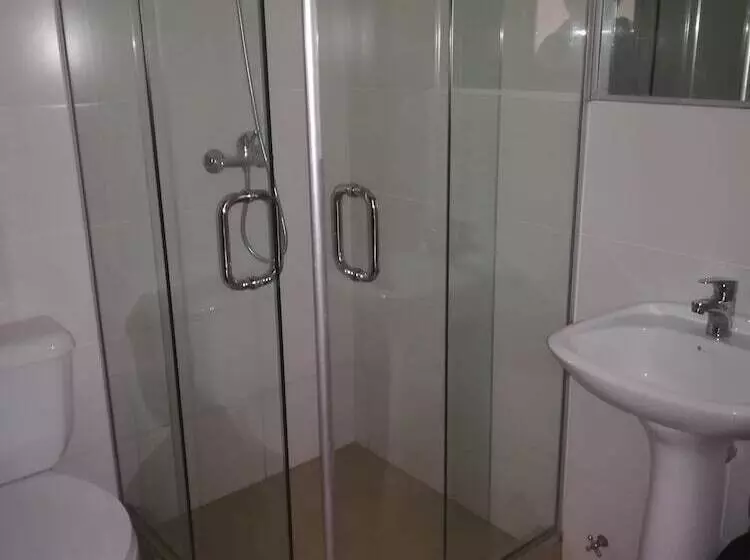 هتل Luxstone Executive & Suites