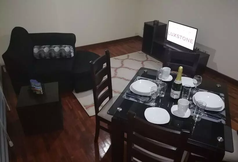 هتل Luxstone Executive & Suites