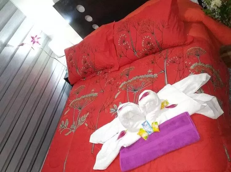 هتل Luxstone Executive & Suites