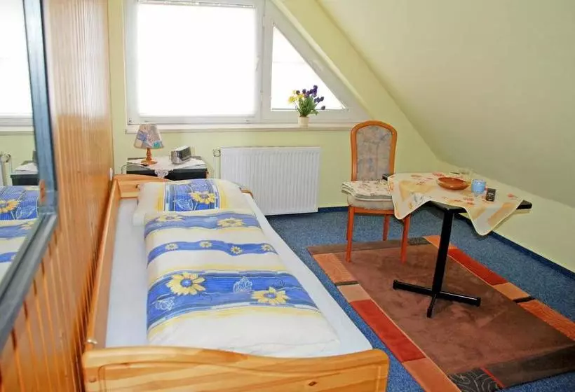 Hotelli Pension Mit Fruehstueck Im Ostseebad
