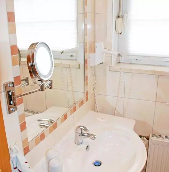 Hotelli Pension Mit Fruehstueck Im Ostseebad