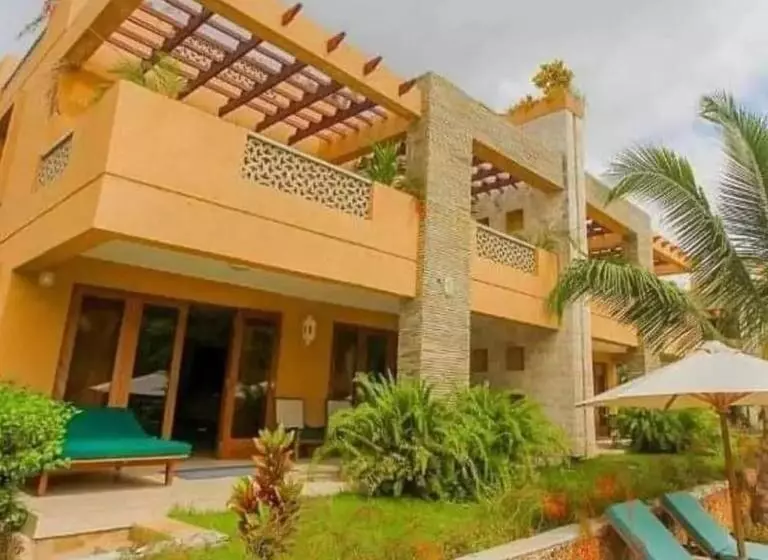 هتل Villa Mandhari   Diani Beach