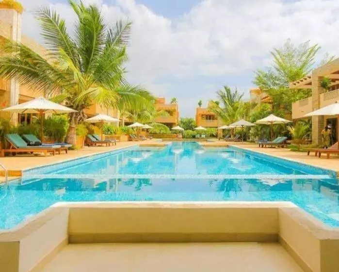 هتل Villa Mandhari   Diani Beach