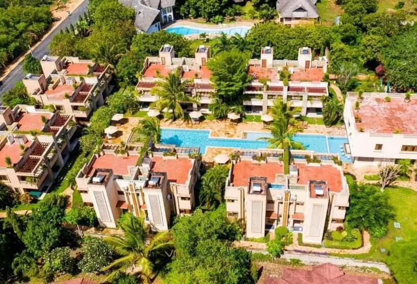 هتل Villa Mandhari   Diani Beach