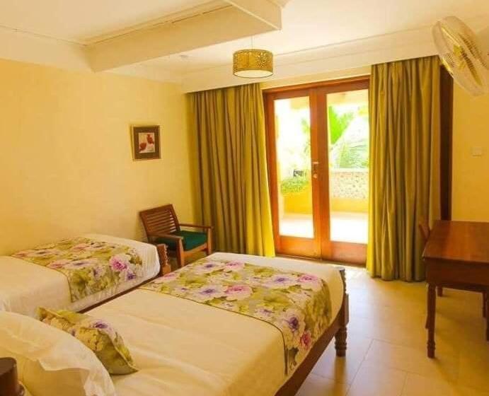 هتل Villa Mandhari Diani Beach