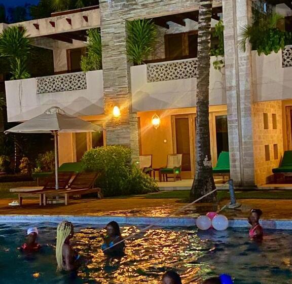 هتل Villa Mandhari Diani Beach