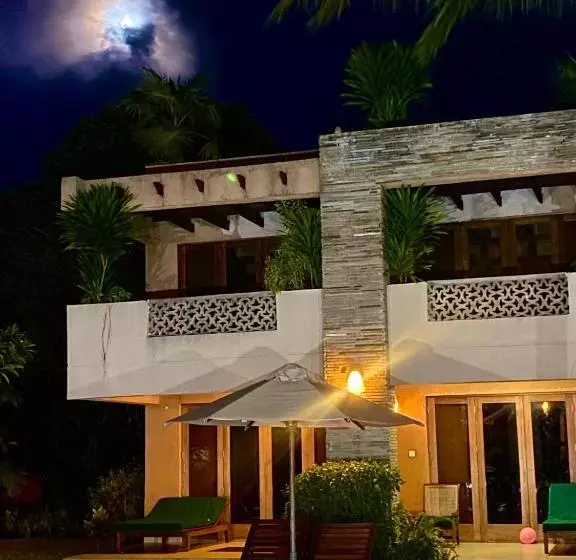 هتل Villa Mandhari   Diani Beach