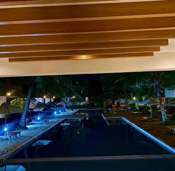 هتل Villa Mandhari Diani Beach