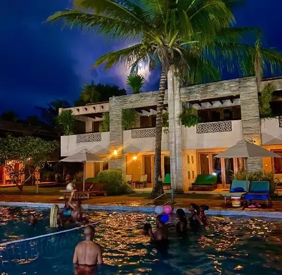 هتل Villa Mandhari   Diani Beach