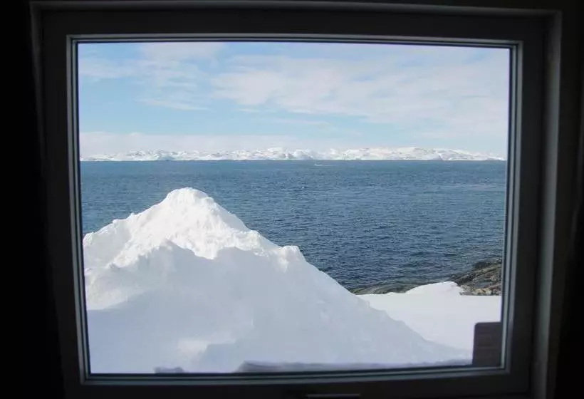 Inuk Hostels