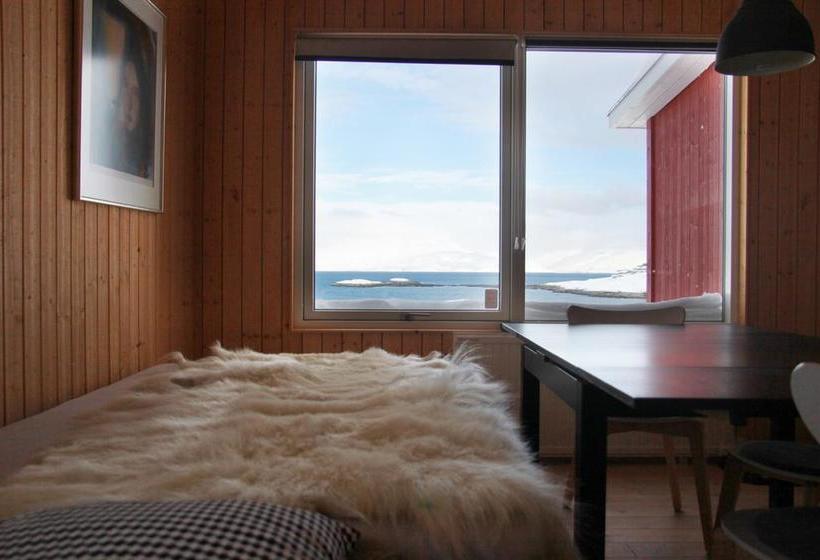 Inuk Hostels