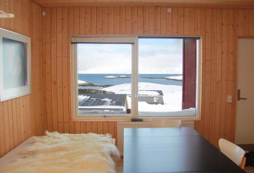 Inuk Hostels