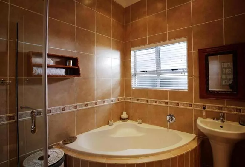 Ocean Hideaway Bed And Breakfast