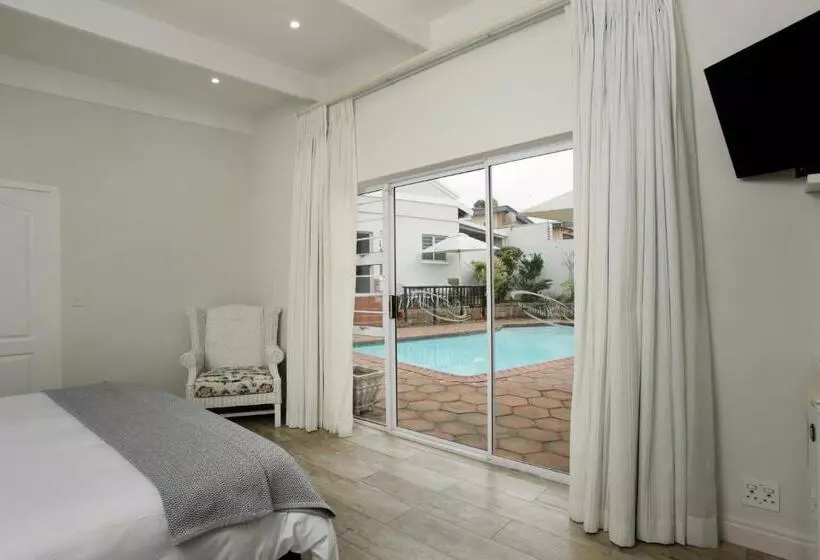 Ocean Hideaway Bed And Breakfast