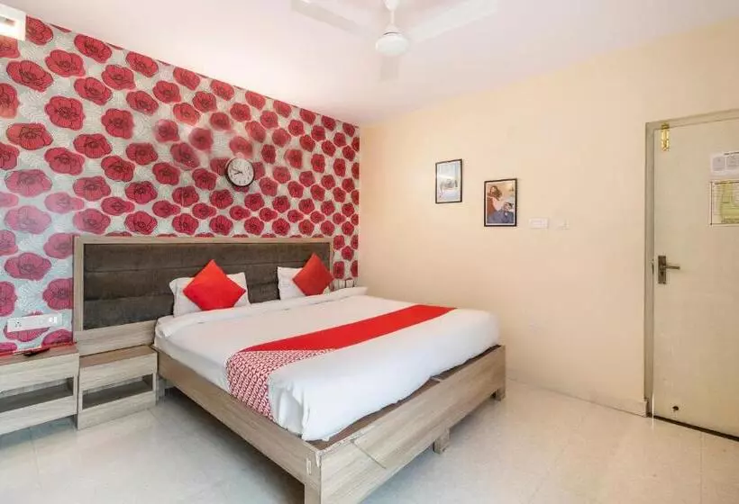 ホテル O Golden Inn Near Cubbon Park