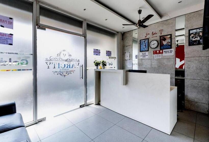 호텔 O Golden Inn Near Cubbon Park