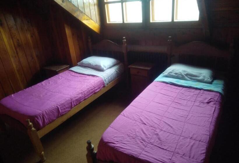 Universal Traveller's Hostel