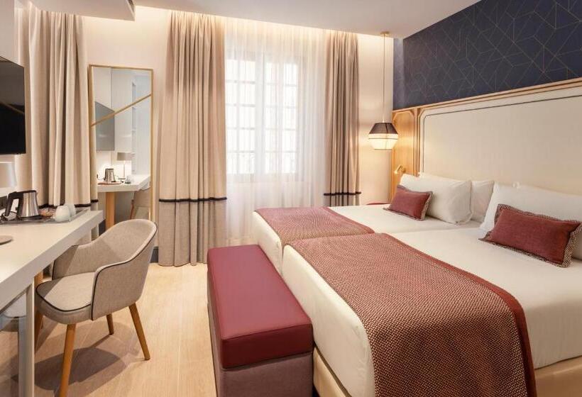 ホテル Catalonia Puerta Del Mar