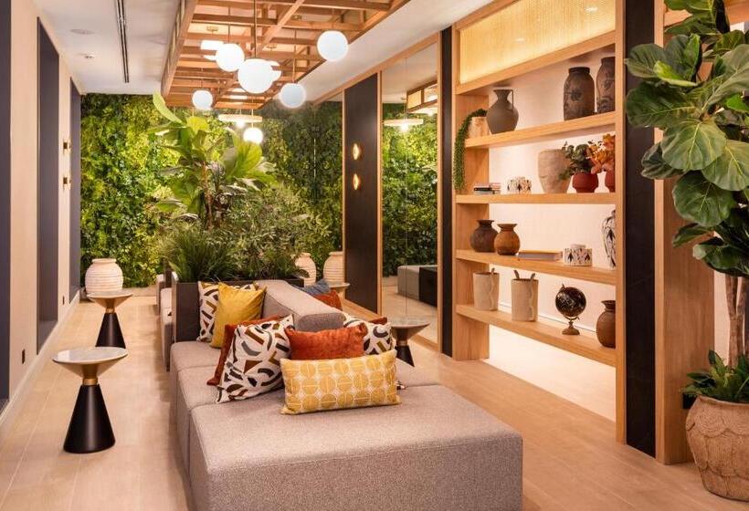 ホテル Catalonia Puerta Del Mar