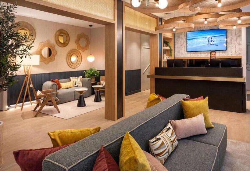 ホテル Catalonia Puerta Del Mar