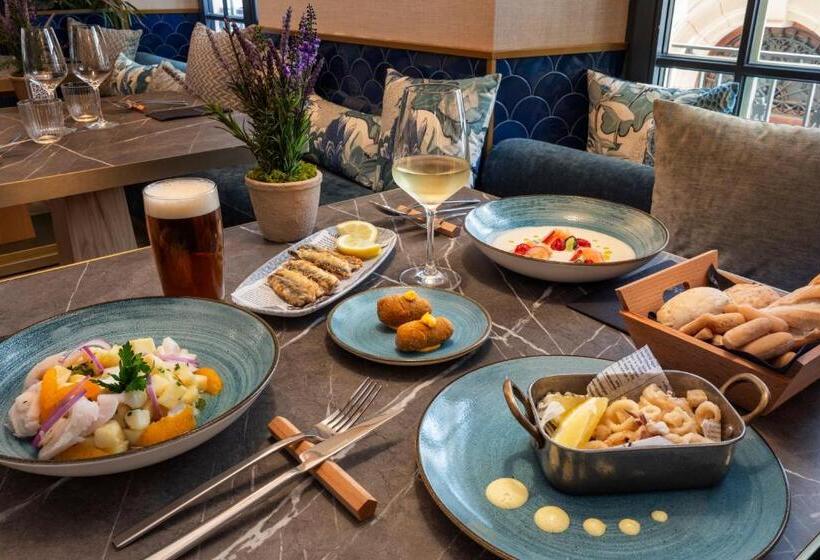 ホテル Catalonia Puerta Del Mar