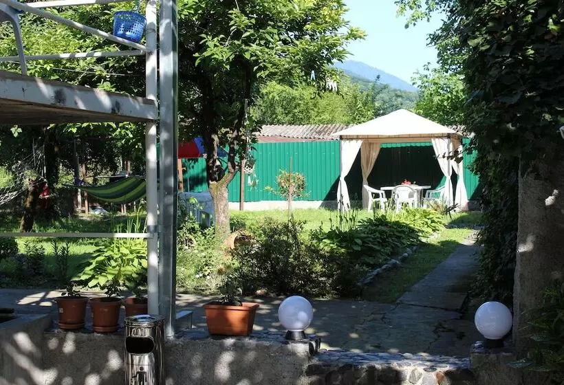 Majatalo La Deka Guesthouse