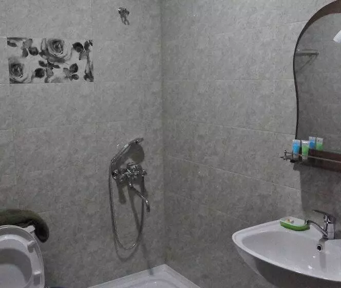 Majatalo La Deka Guesthouse