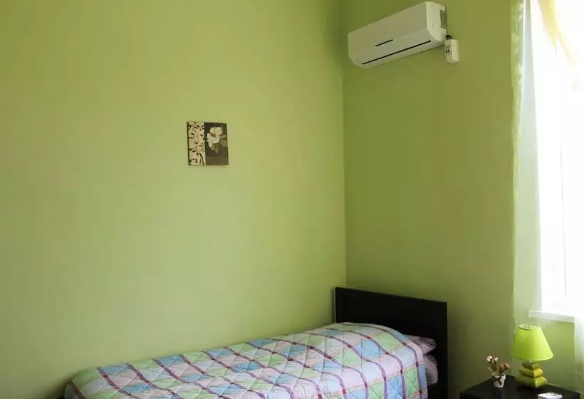 Majatalo La Deka Guesthouse