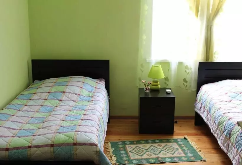 Majatalo La Deka Guesthouse