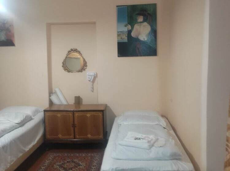 Пансион Lusin Hyuratun