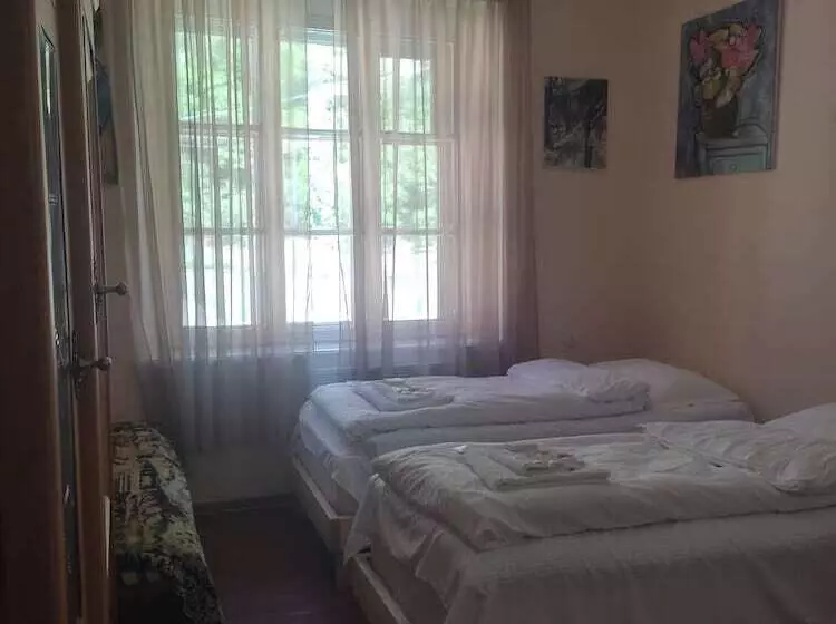 ペンション Lusin Hyuratun