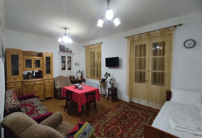 Пансион Lusin Hyuratun