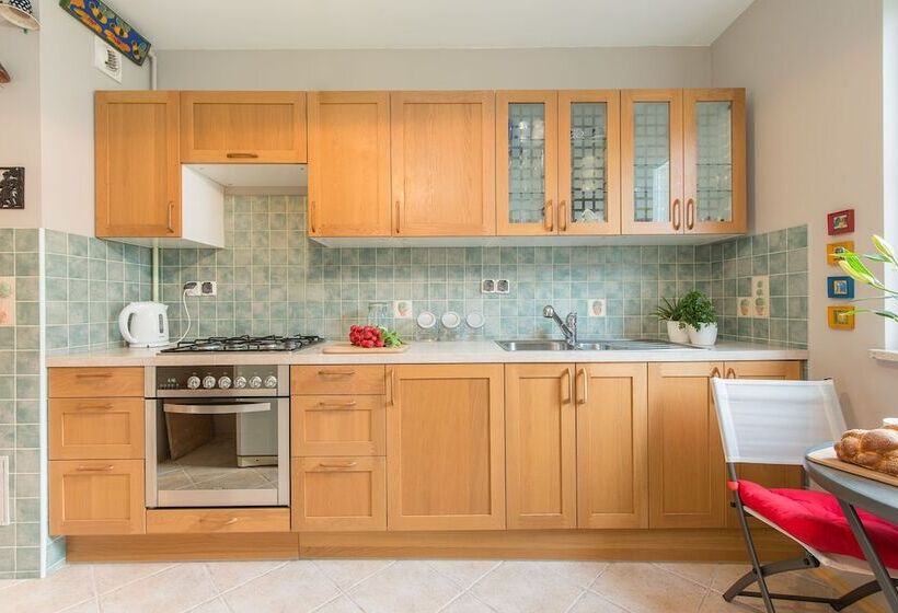 P&o Apartments Center