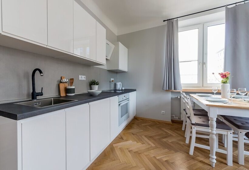 P&o Apartments Center