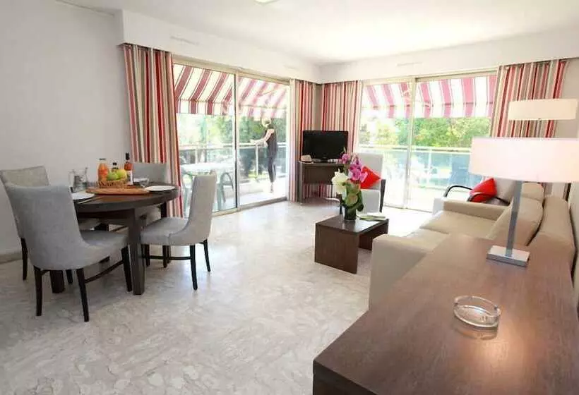 The Originals Résidence, Les Strélitzias