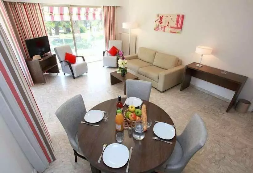 The Originals Résidence, Les Strélitzias