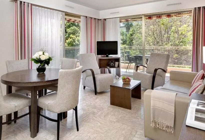 The Originals Résidence, Les Strélitzias