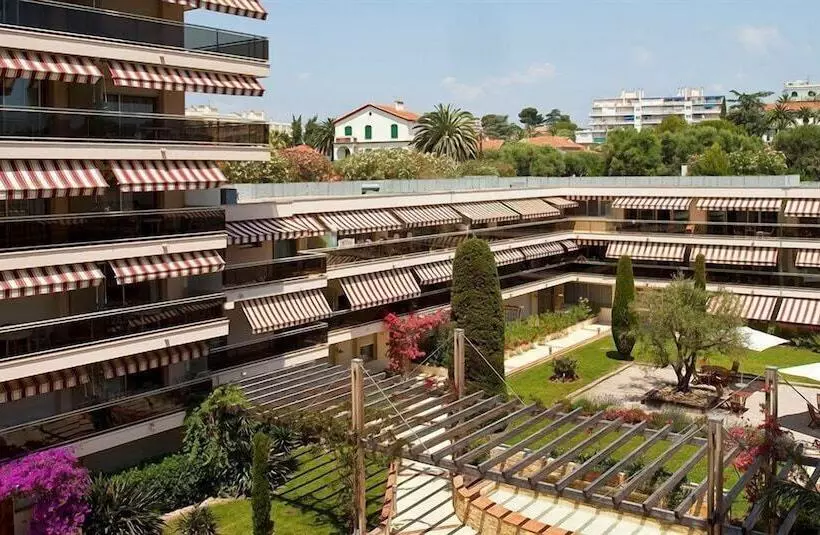 The Originals Résidence, Les Strélitzias