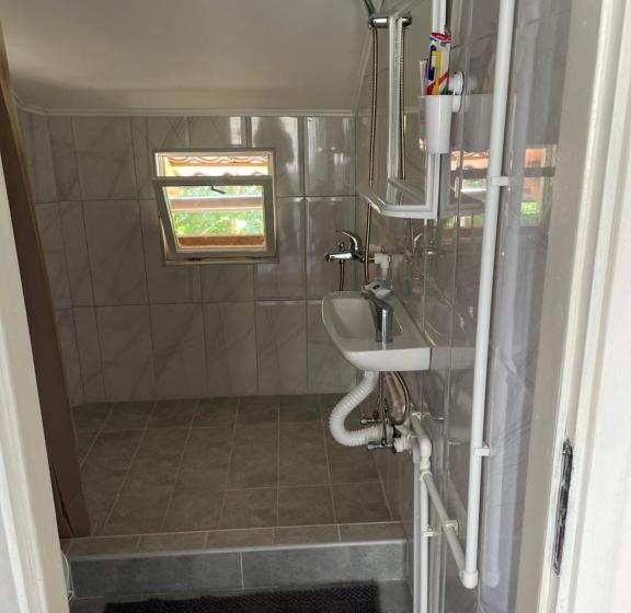 Kucica Djukanovic Dobri Potok